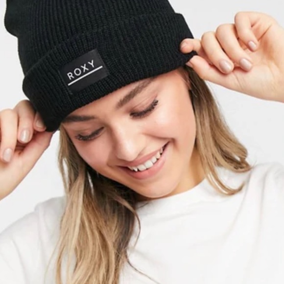 🔥 Roxy Harper beanie in coral 🔥 - Picture 3 of 6